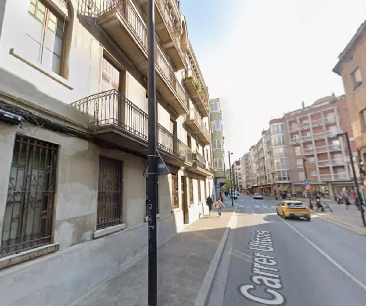 Vista exterior de Edifici en venda en Girona