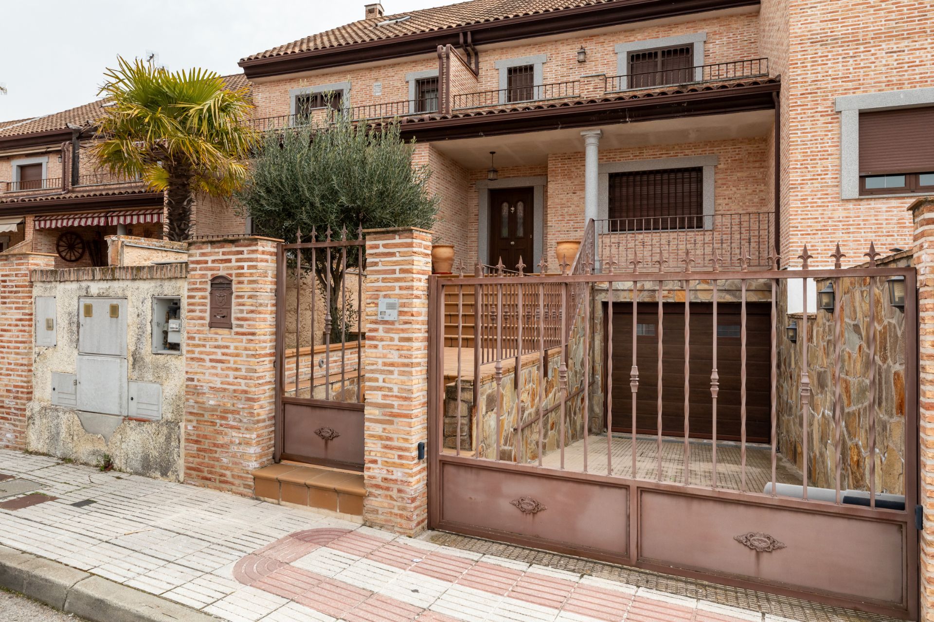 Exterior view of Houses for sale in Navalcarnero  with Air Conditioner, Heating and Private garden