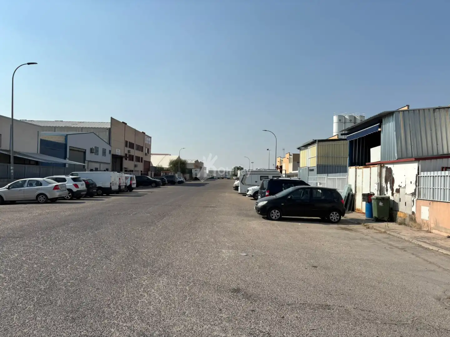 Vista exterior de Nau industrial en venda en Velilla de San Antonio