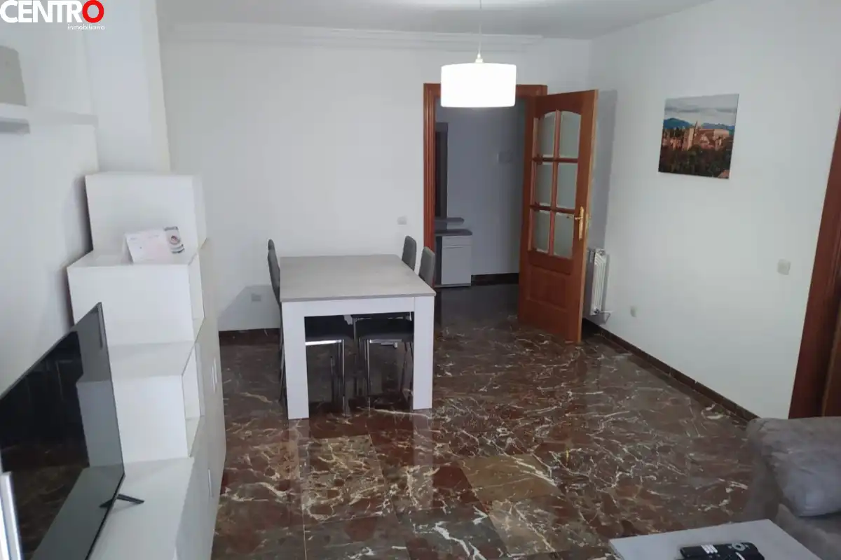 Menjador de Pis de lloguer en Granada amb Aire condicionat i Calefacció