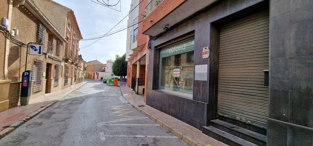 Local comercial en Alquiler en Calle de la Fuente, 1 en Totana