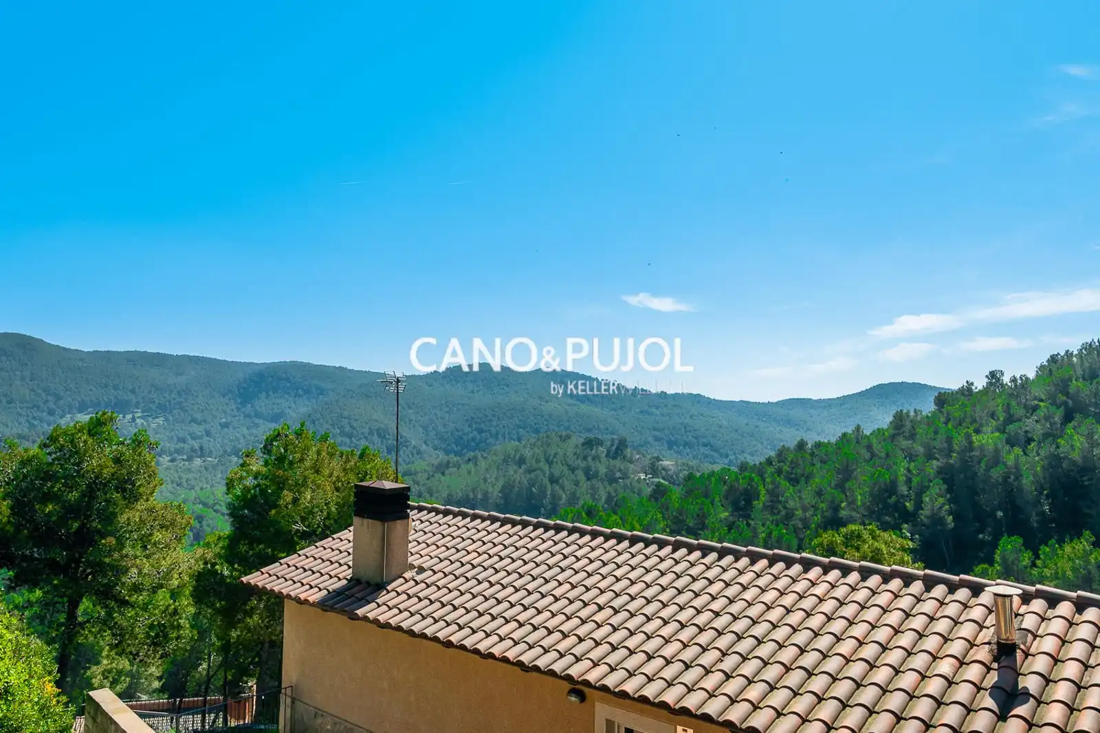 Casa o chalet en venta en Corbera de Llobregat con Calefacción, Terraza y Trastero
