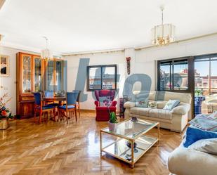 Living room of Attic to rent in  Madrid Capital  with Air Conditioner and Terrace