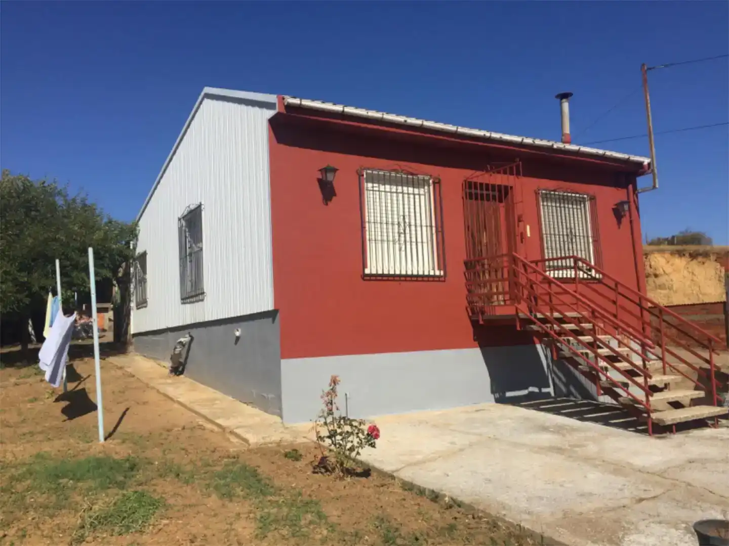 Vista exterior de Casa o chalet en venta en Benavides con Piscina