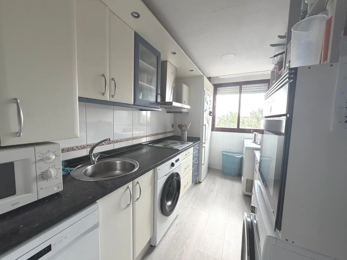 Cocina de Piso en venta en Salamanca con Calefacción, Parquet y Balcón