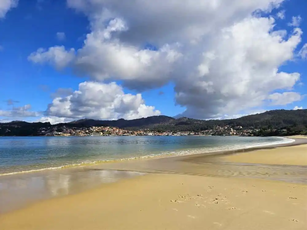 Vista exterior de Casa o chalet de alquiler en Cangas  con Calefacción, Jardín privado y Terraza
