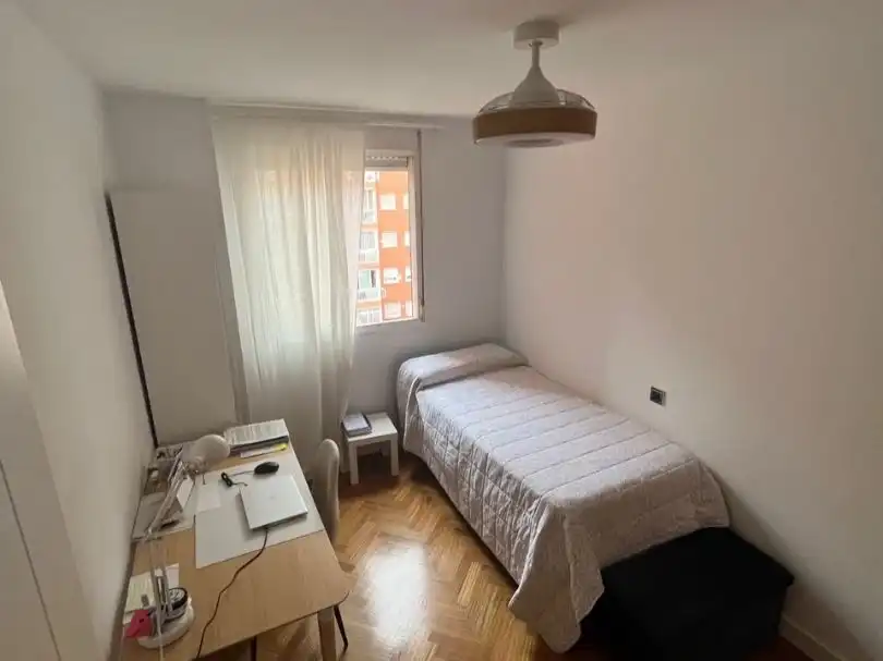 Bedroom of Flat for sale in  Madrid Capital  with Balcony