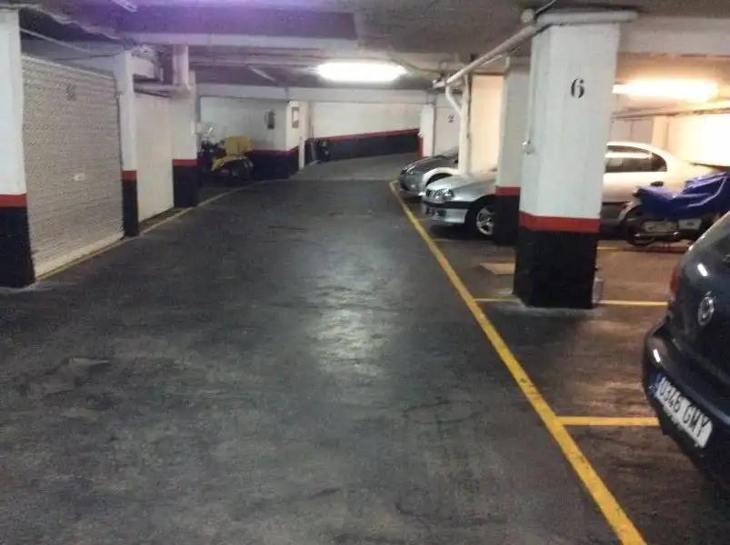Einzelparkplatz zum Verkauf in Calle Calle de la Autonomía, imagen 3
