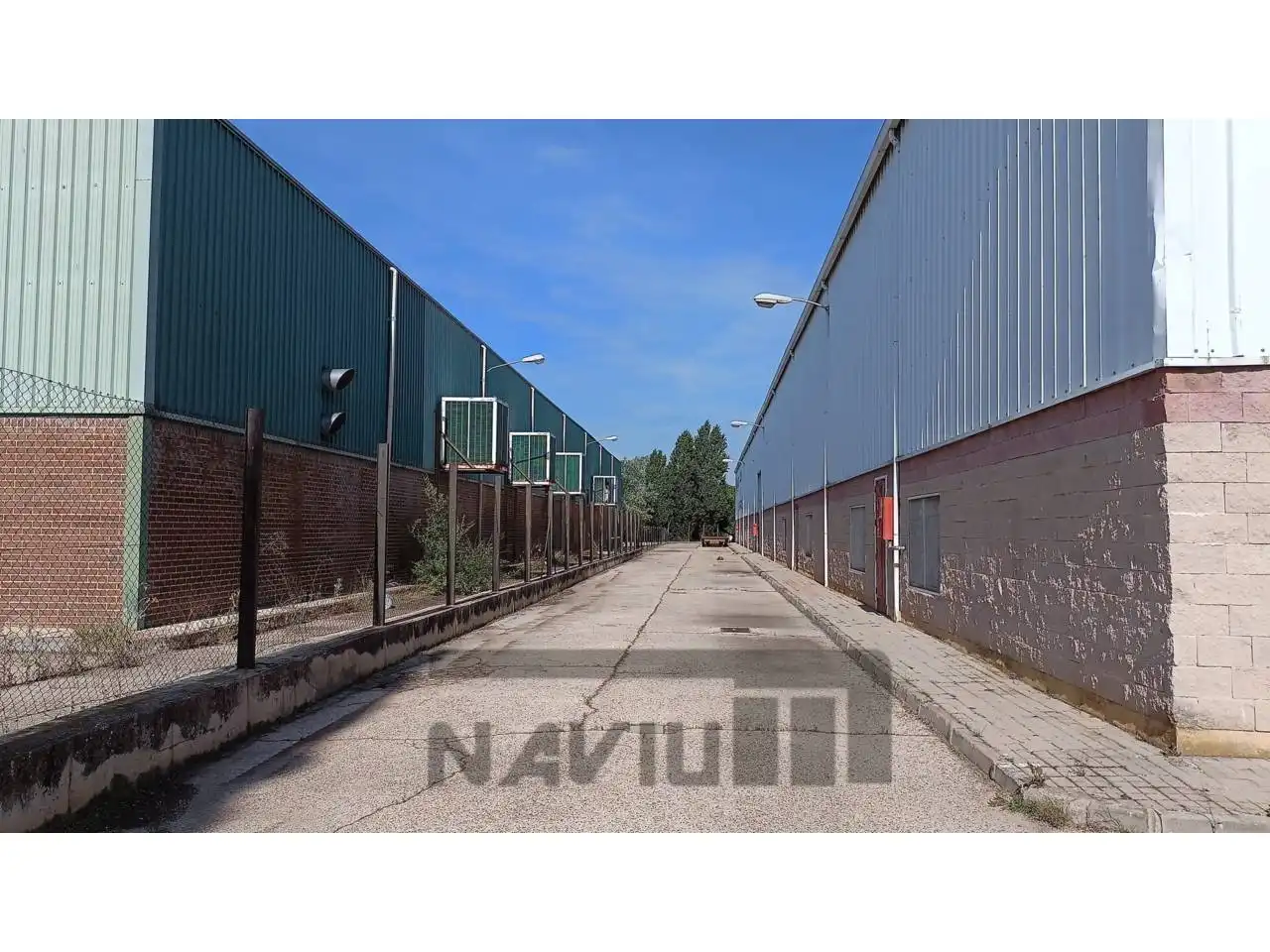 Vista exterior de Nau industrial en venda en Navalcarnero amb Calefacció i Alarma