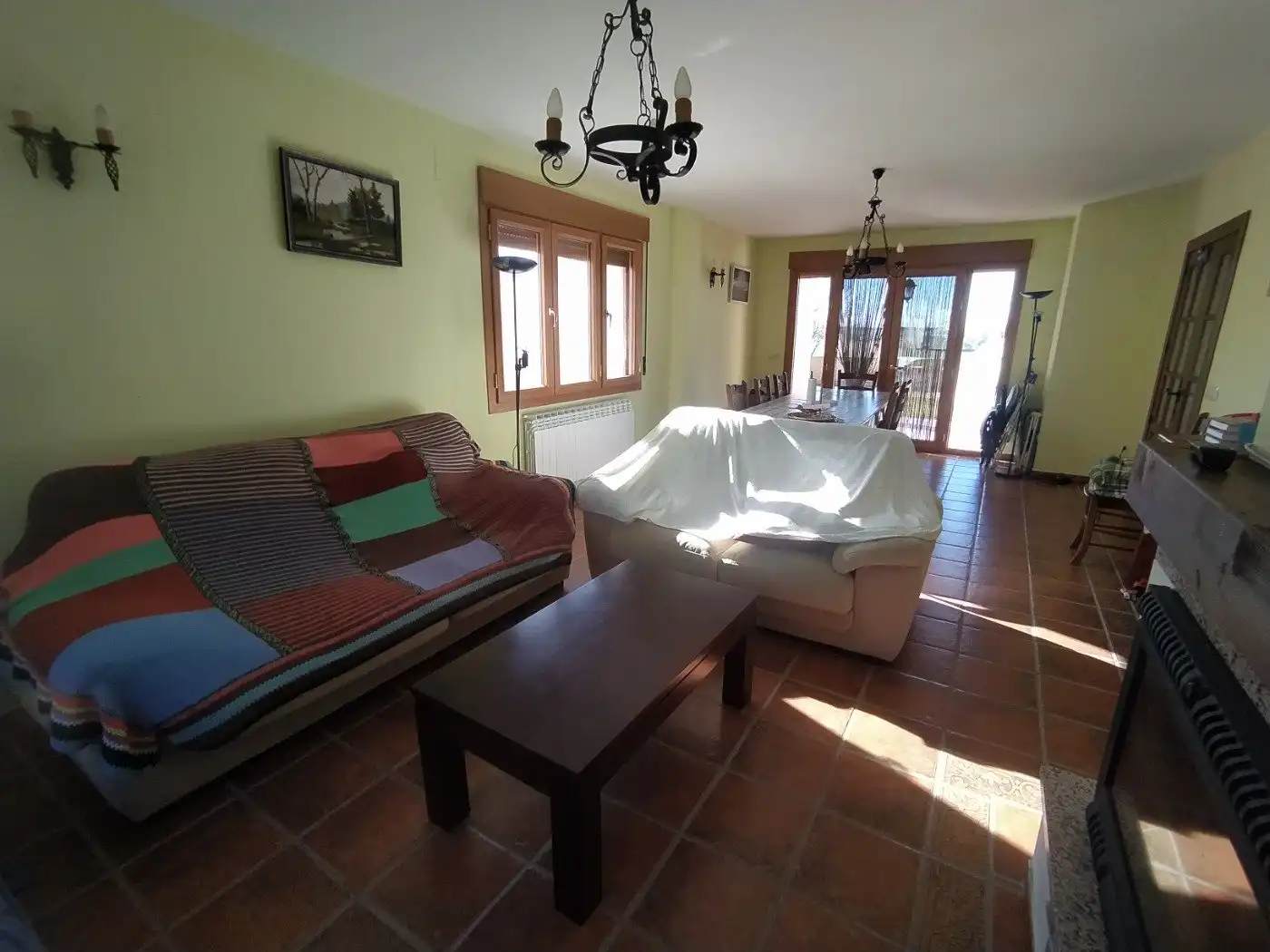 Sala de estar de Casa o chalet en venta en Cozuelos de Fuentidueña con Calefacción, Jardín privado y Piscina