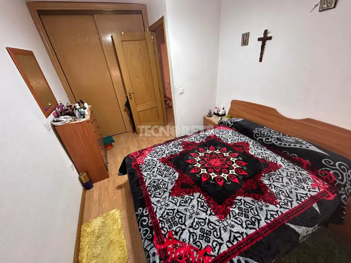 Habitación de Piso en venta en Guadalajara con Calefacción y Amueblado