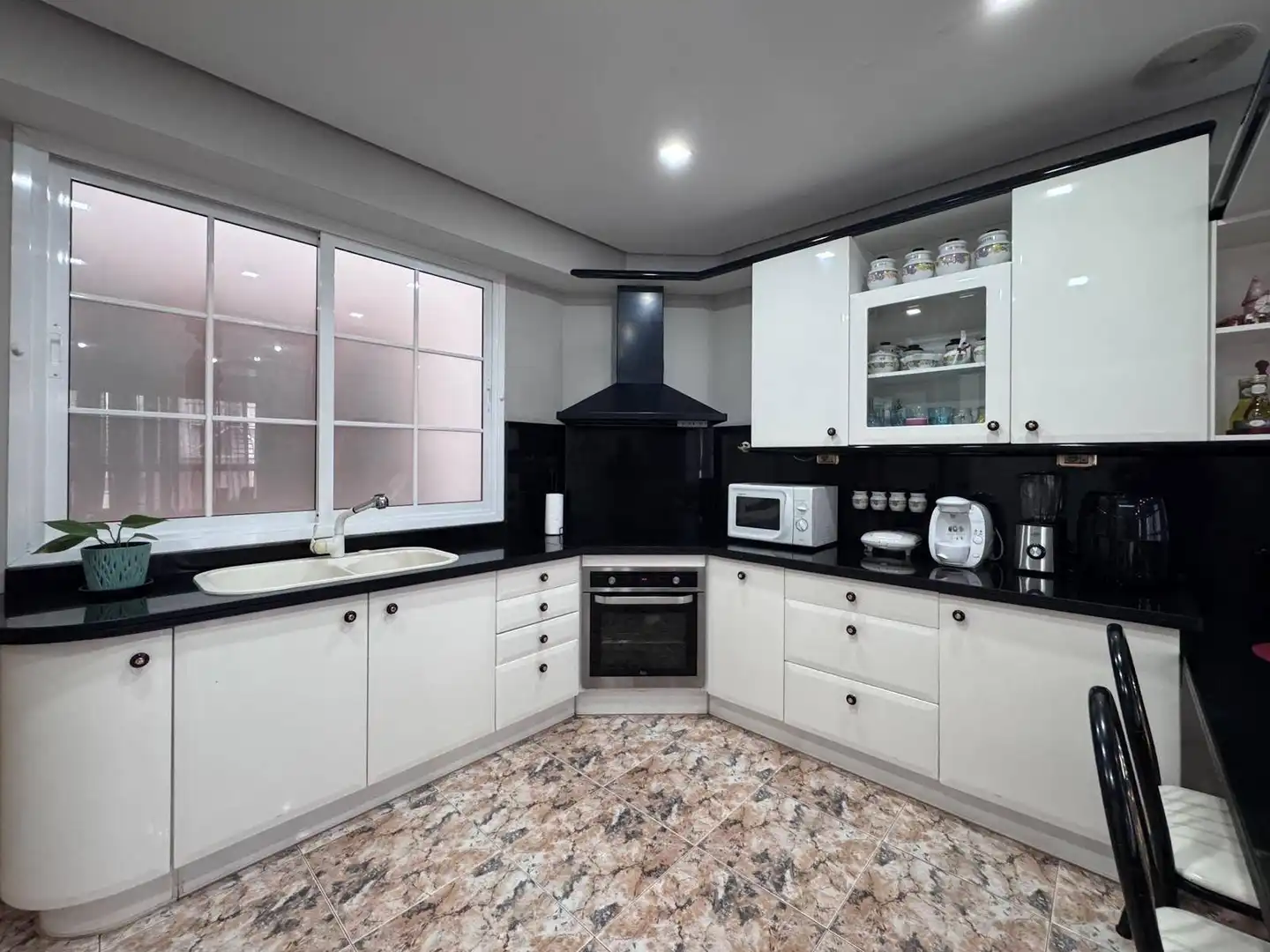 Cocina de Casa adosada en venta en Telde con Terraza, Trastero y Balcón
