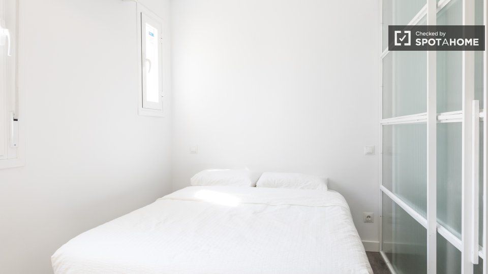 Flat to rent in Trafalgar
