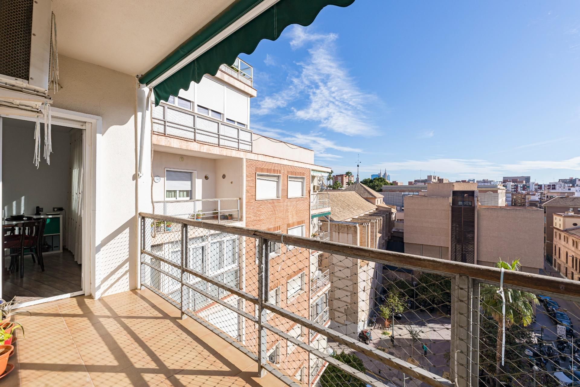 Vista exterior de Piso en venta en  Murcia Capital con Aire acondicionado y Balcón