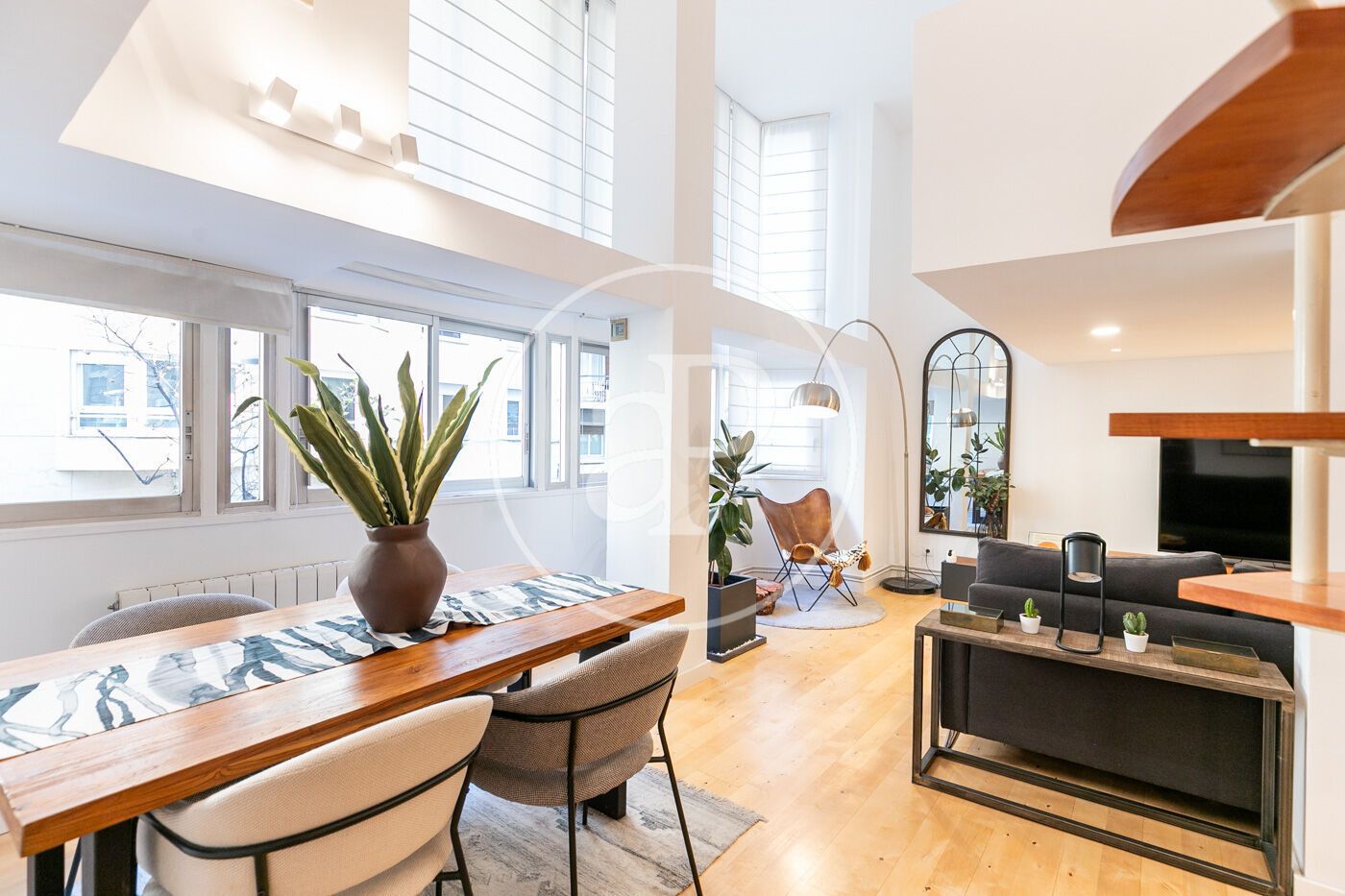 Sala d'estar de Dúplex en venda en  Barcelona Capital amb Aire condicionat, Calefacció i Traster