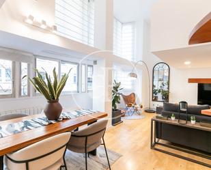 Sala d'estar de Dúplex en venda en  Barcelona Capital amb Aire condicionat, Calefacció i Traster