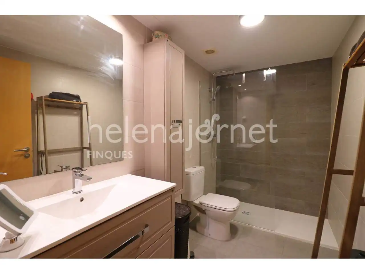Baño de Piso en venta en Sant Feliu de Guíxols con Aire acondicionado, Calefacción y Terraza