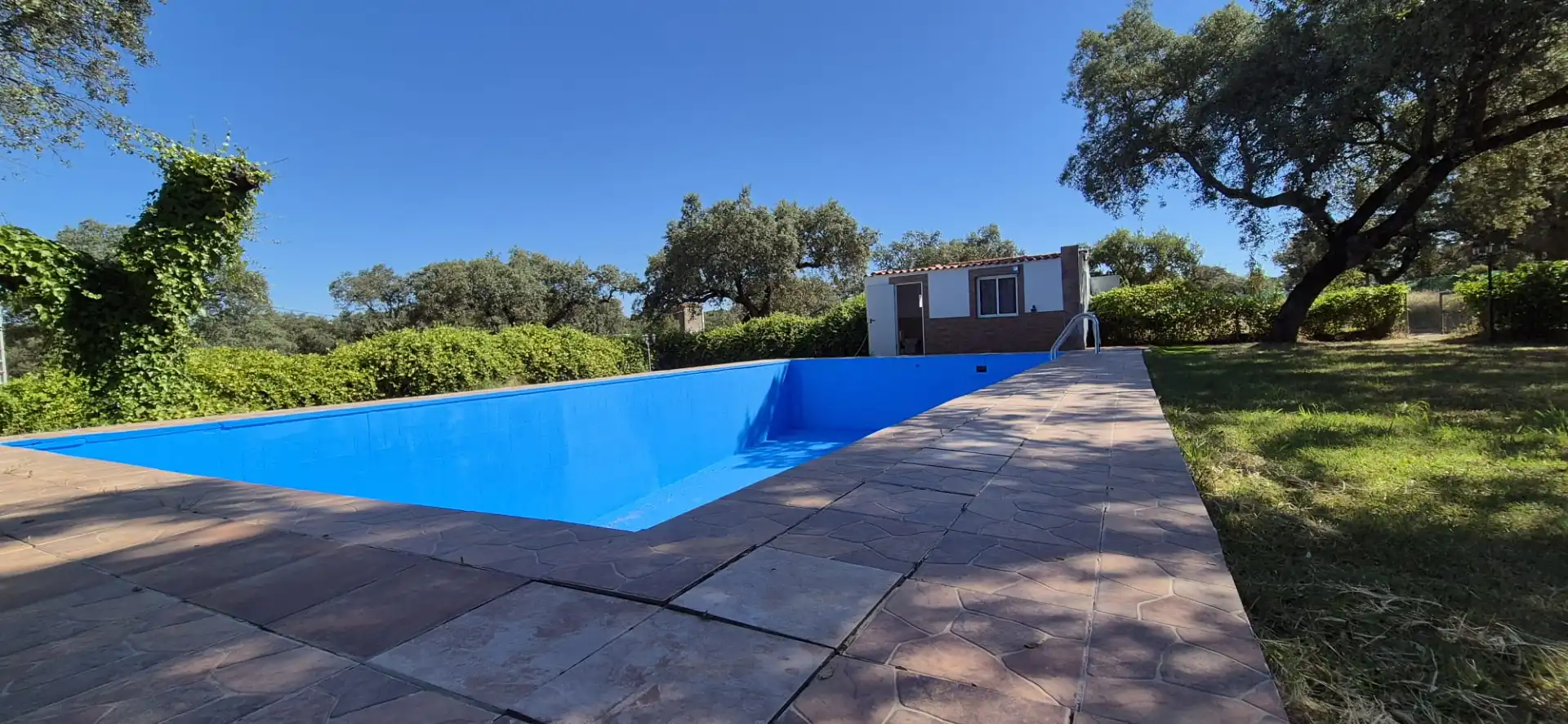 Schwimmbecken von Haus oder Chalet zum Verkauf in Badajoz mit Privatgarten, Terrasse und Abstellraum