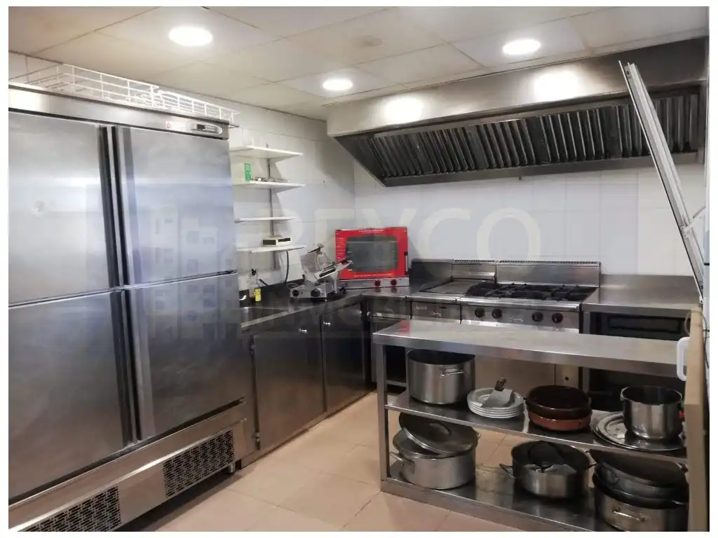 Cocina de Local en venta en Sotés