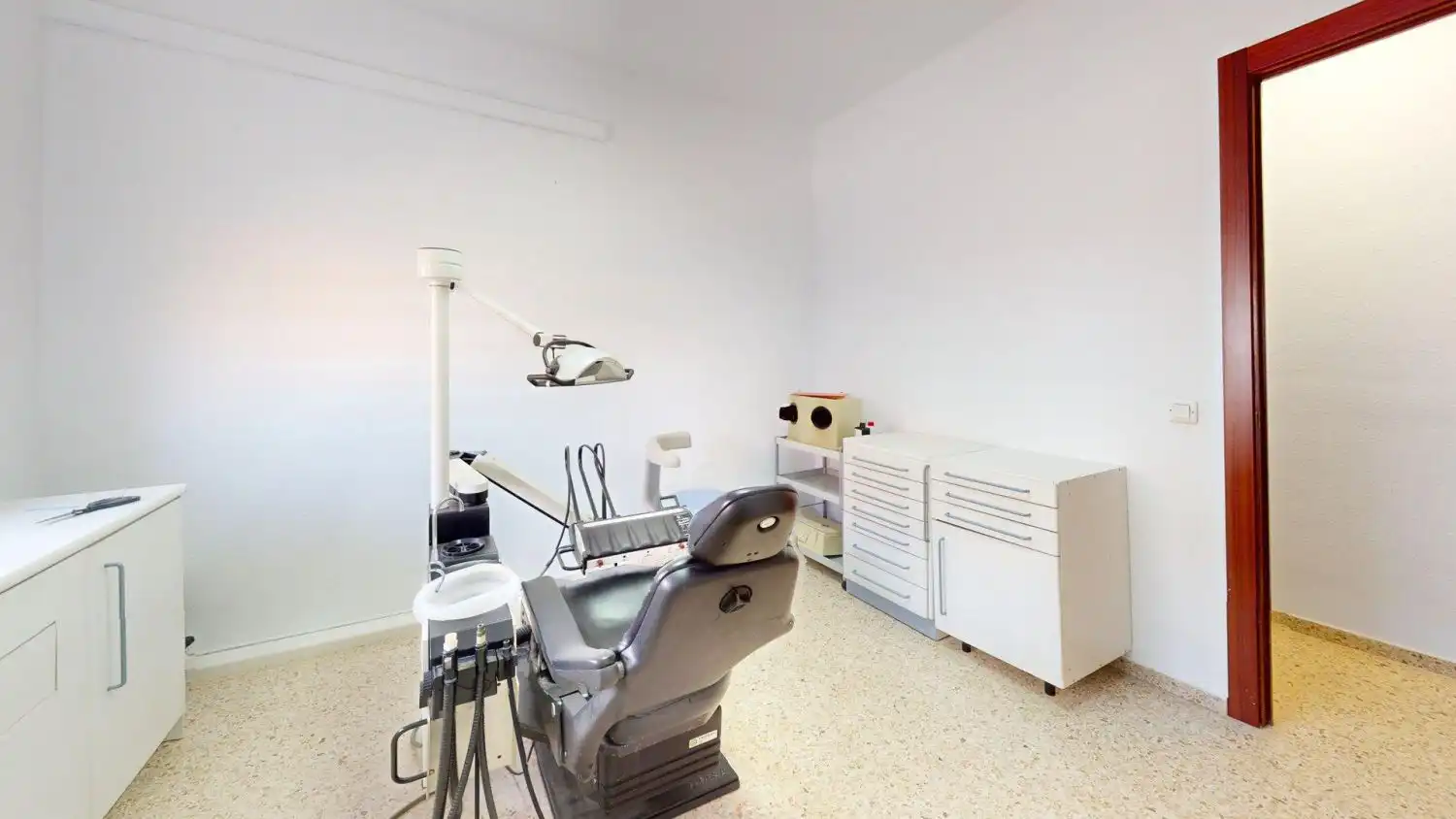Office for rent in Montequinto  with Air Conditioner and Terrace