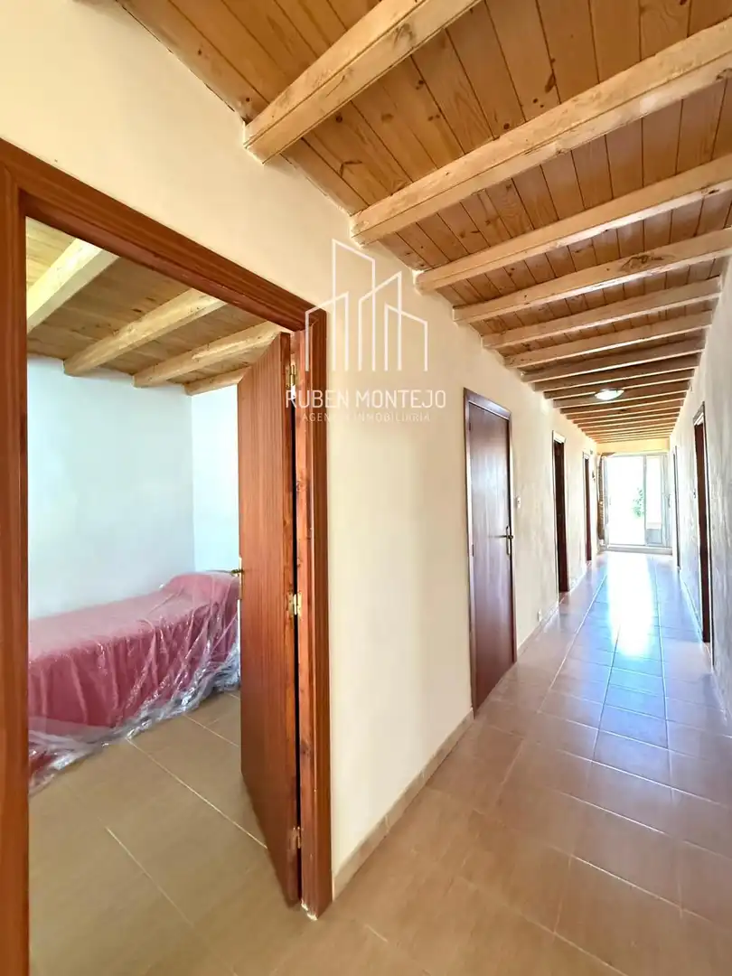 Houses for sale in Topas  with Private garden and Furnished
