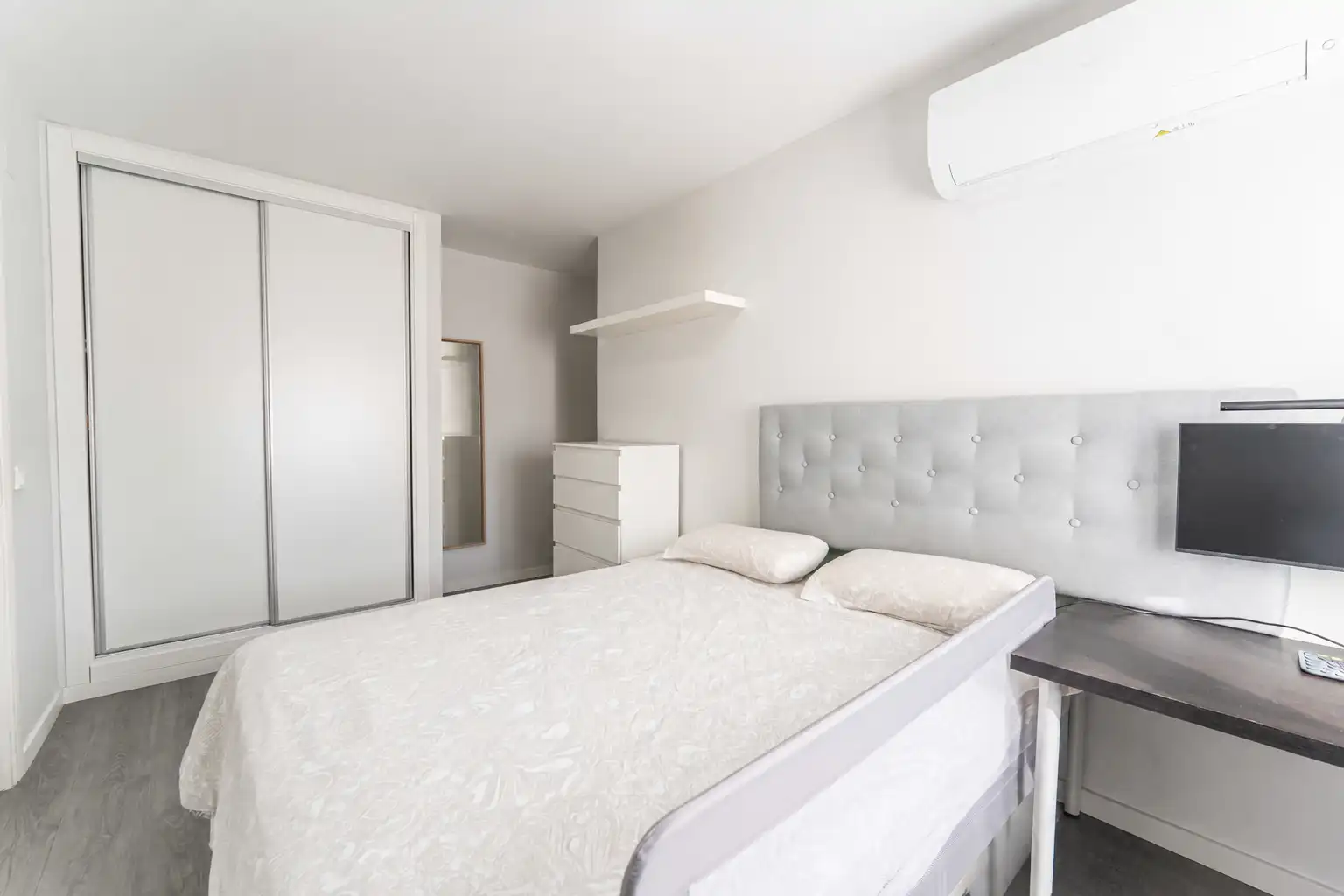 Bedroom of Flat for sale in Alcorcón  with Air Conditioner, Storage room and Balcony