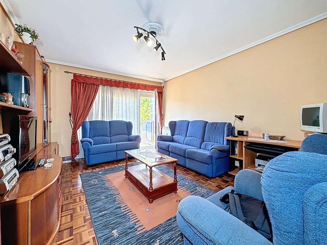 Sala d'estar de Pis en venda en Arrasate / Mondragón amb Calefacció, Terrassa i Traster