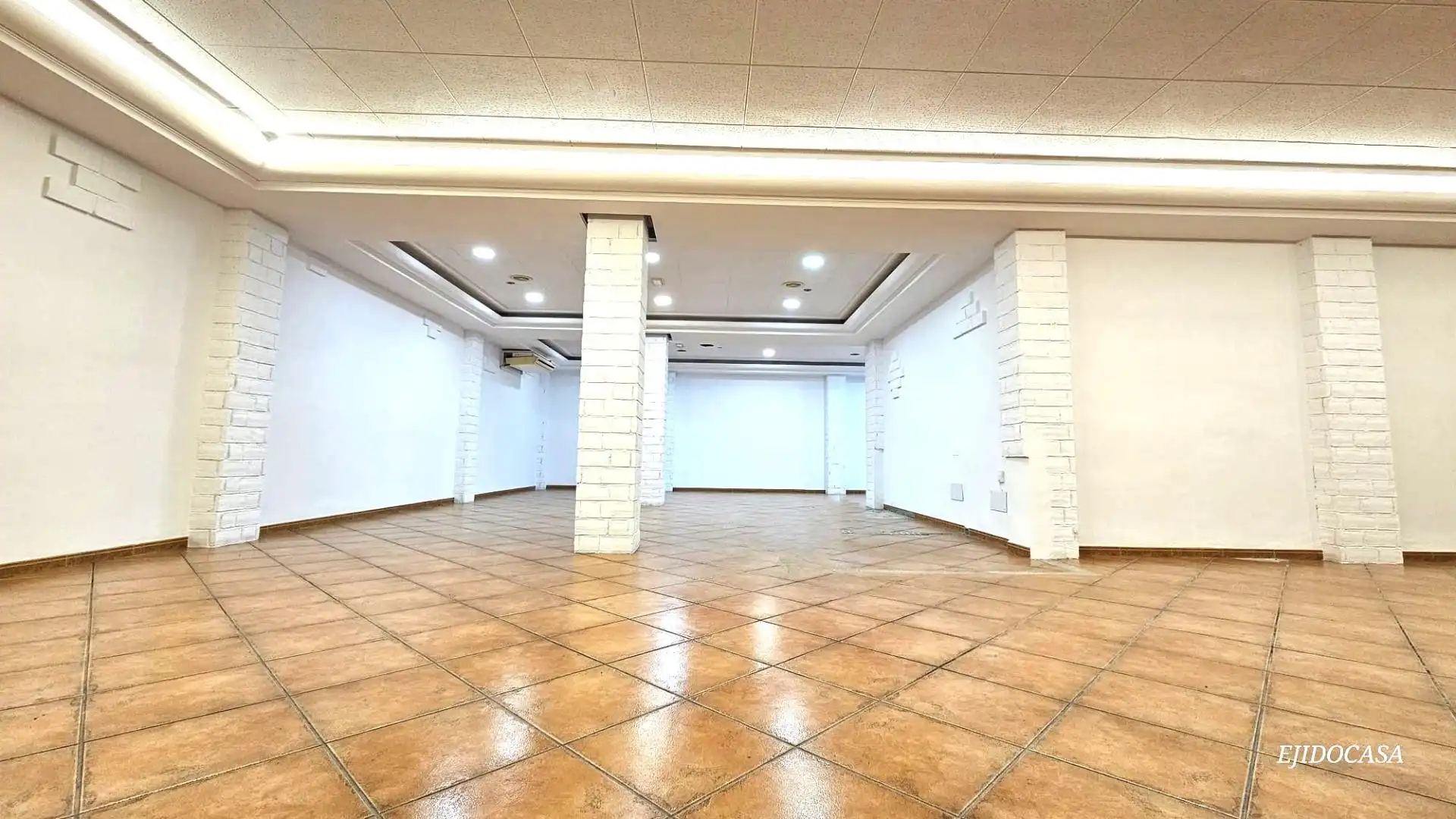 Local comercial en venda a El Ejido Ciudad, imagen 3