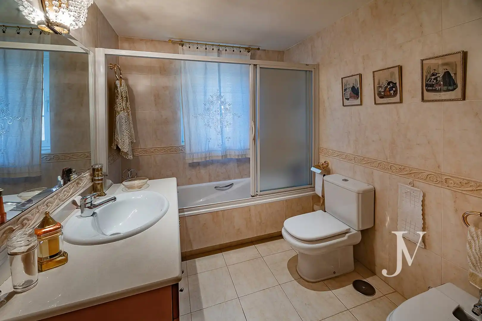 Baño de Casa o chalet en venta en Madrid con Aire acondicionado, Calefacción y Jardín privado