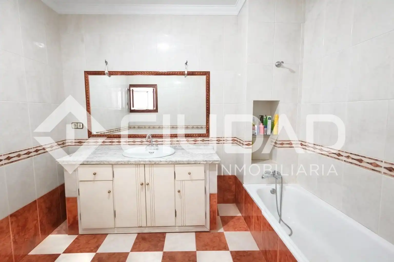 Baño de Piso en venta en Las Cabezas de San Juan