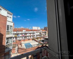 Vista exterior de Pis de lloguer en  Madrid Capital amb Calefacció, Moblat i Rentadora