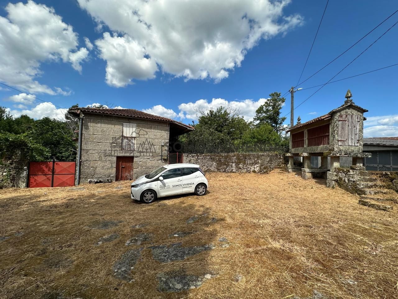 Casa o xalet en venda en Amoeiro amb Calefacció, Jardí privat i Moblat