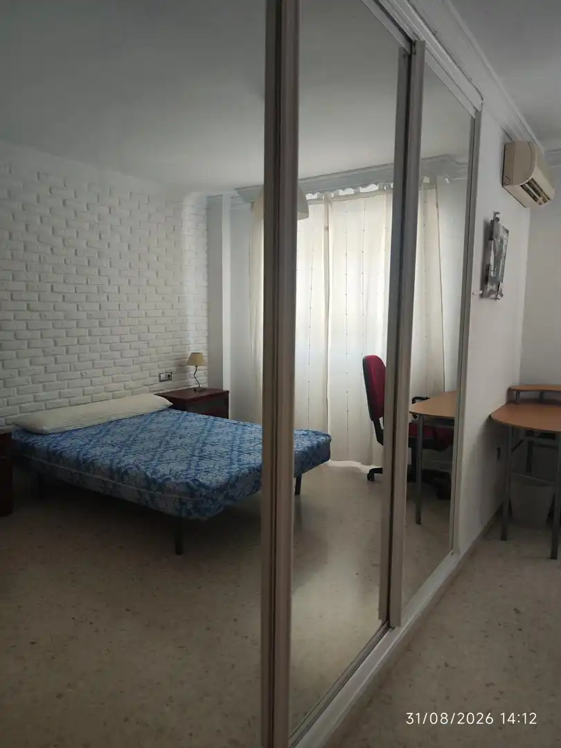 Habitación de Piso de alquiler en Málaga con Aire acondicionado, Terraza y Amueblado