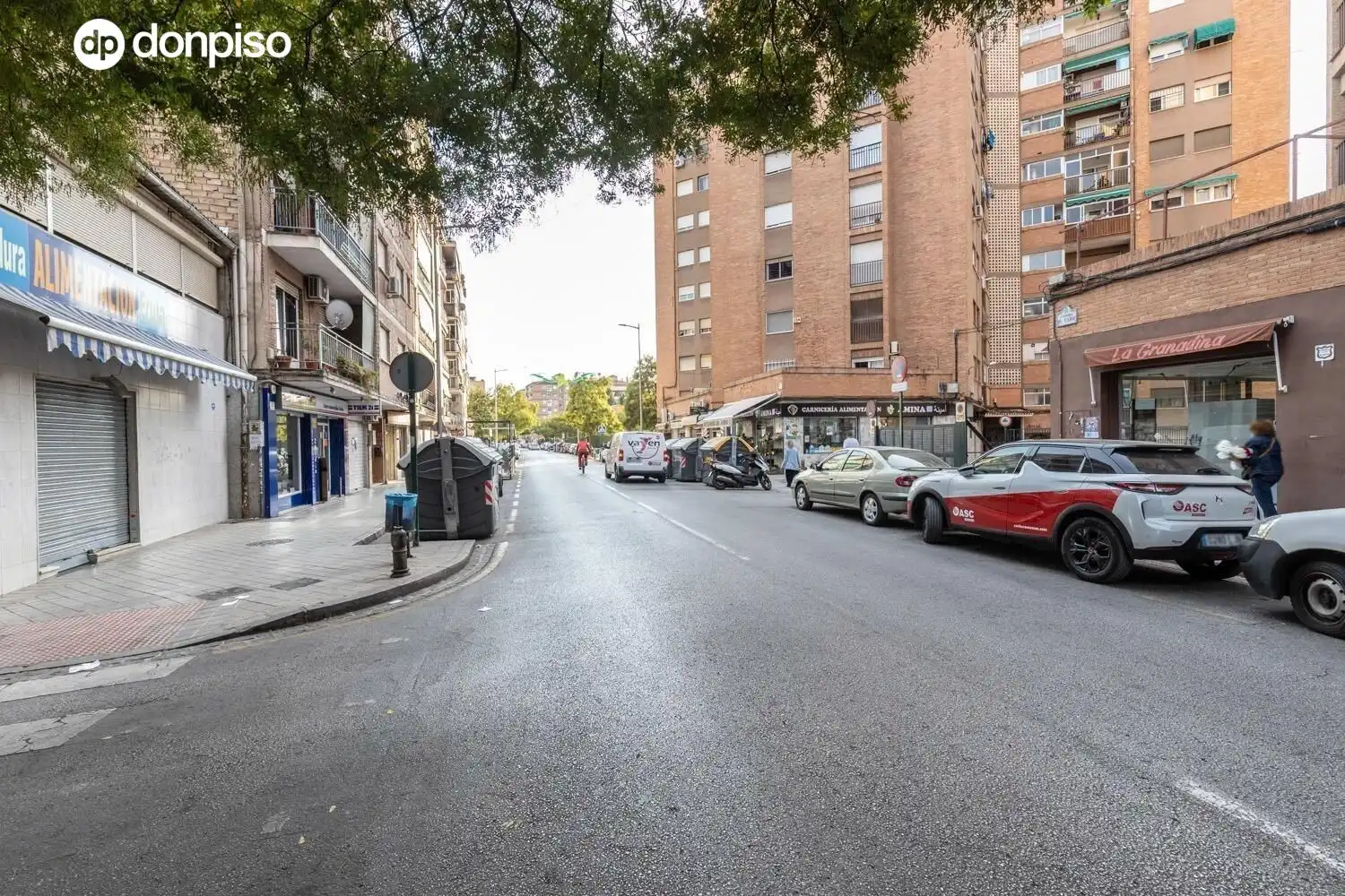 Vista exterior de Piso en venta en Granada con Aire acondicionado, Terraza y Balcón