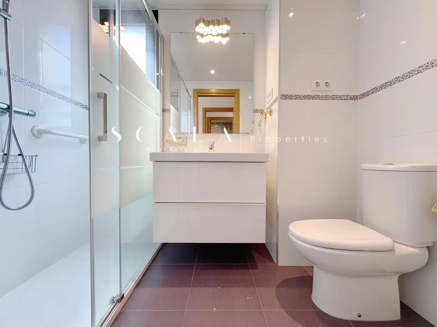 Badezimmer von Wohnung zur Miete in Madrid mit Klimaanlage, Heizung und Parkett