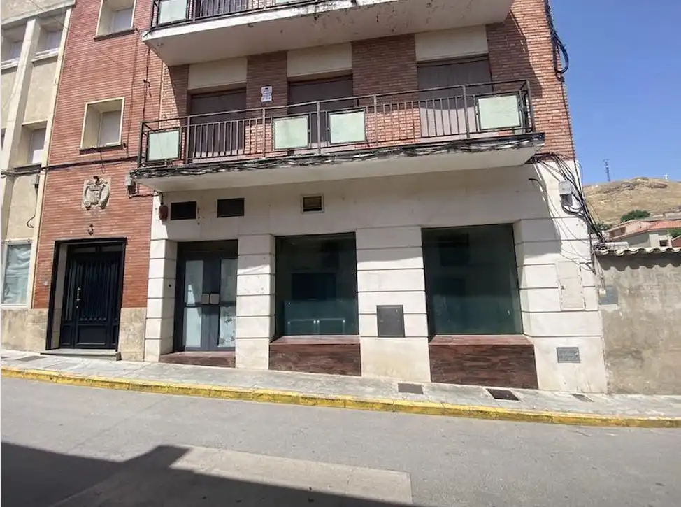 Local comercial en venda a Huete