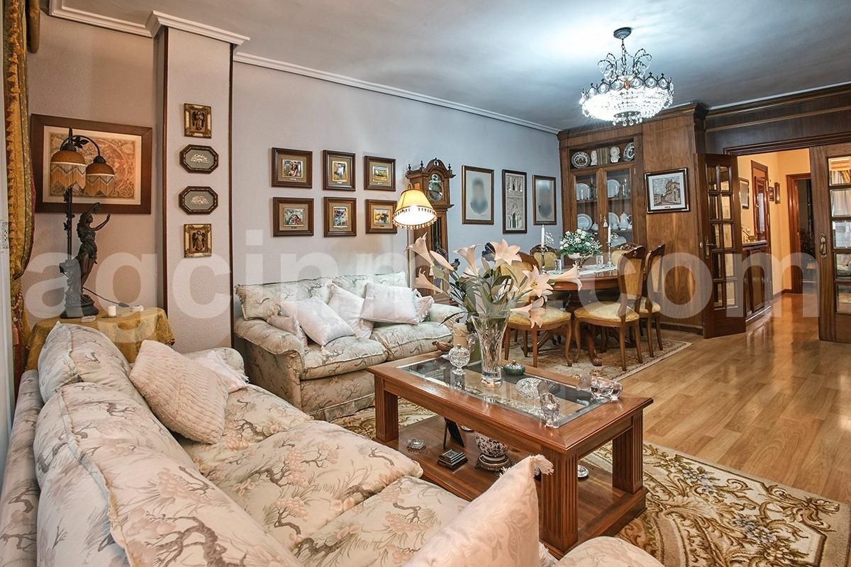 Piso en venta en Calle MACIAS PICAVEA, Centro