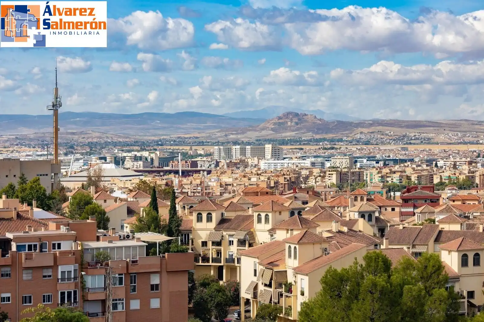 Vista exterior de Casa o xalet en venda en Granada amb Aire condicionat, Jardí privat i Terrassa