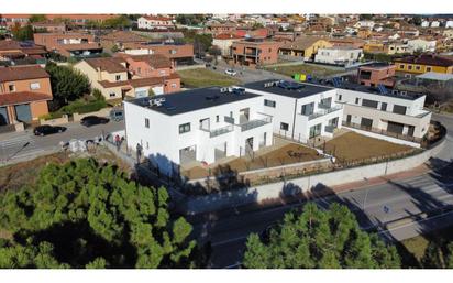 Vista exterior de Casa adosada en venda en Santa Maria de Palautordera amb Aire condicionat