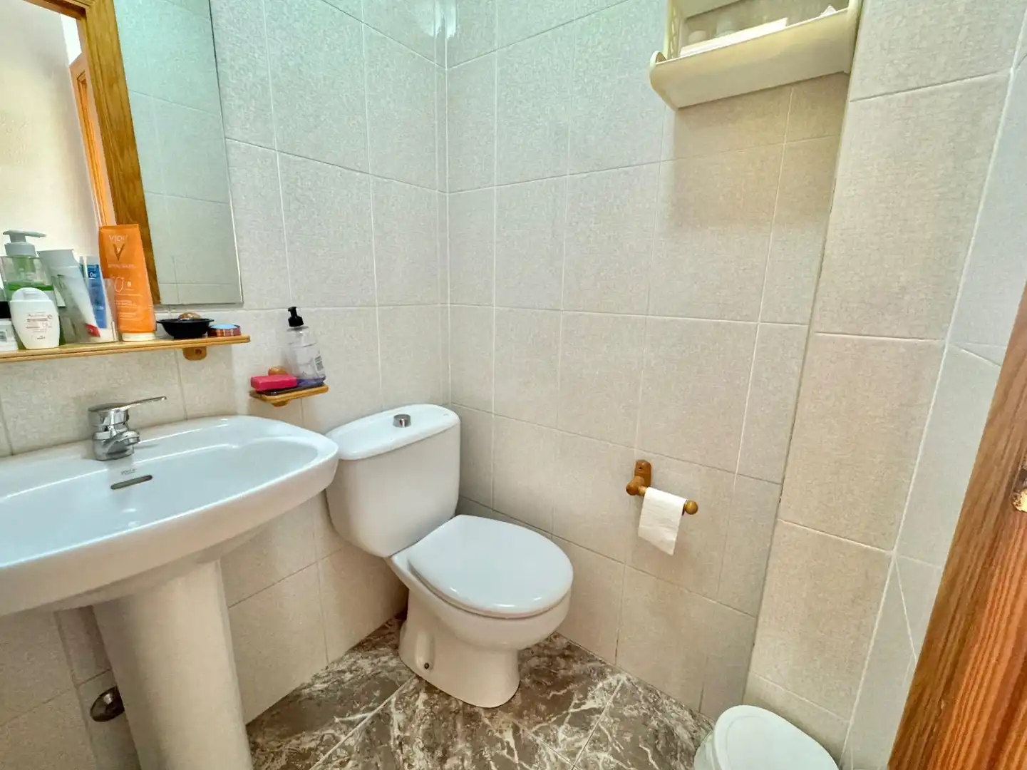 Baño de Casa adosada en venta en Roquetas de Mar con Aire acondicionado, Terraza y Trastero