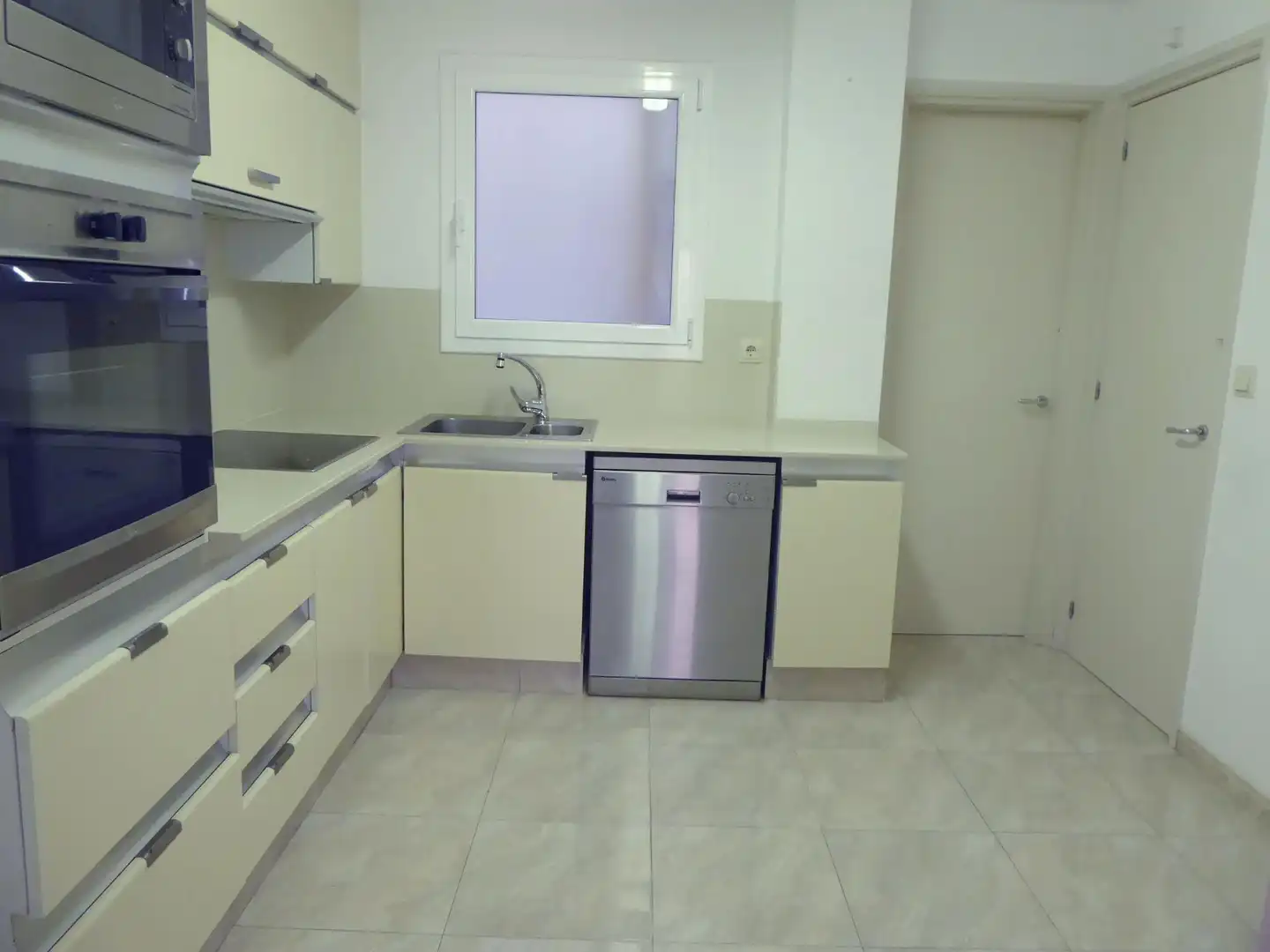 Flat for rent in Centre - Passeig i Rodalies
