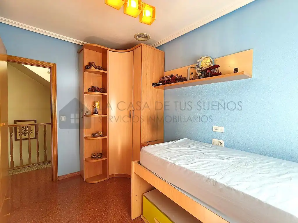 Dormitori de Casa adosada en venda en San Crispín - Huerta Nueva-Estación  