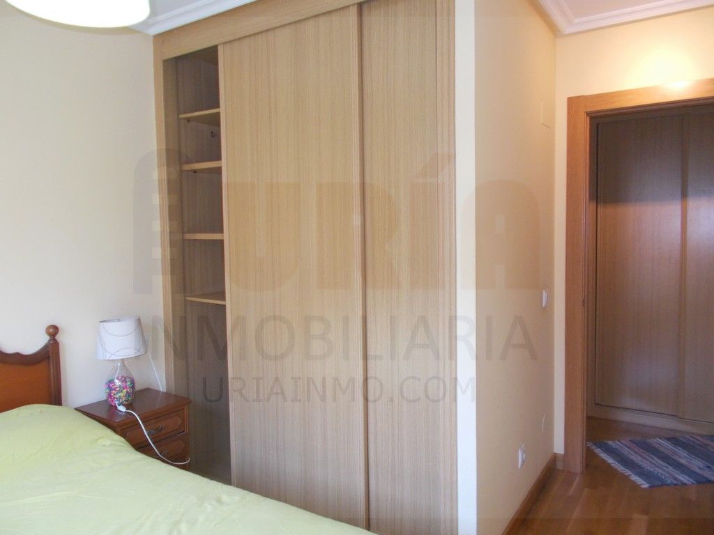 Bedroom of Apartment to rent in Oviedo   with Heating, Furnished and Washing machine
