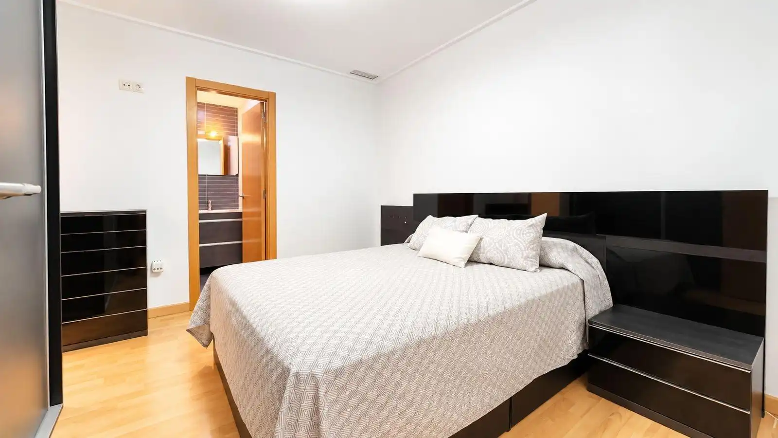 Bedroom of Flat for sale in Elche / Elx  with Air Conditioner, Parquet flooring and Furnished