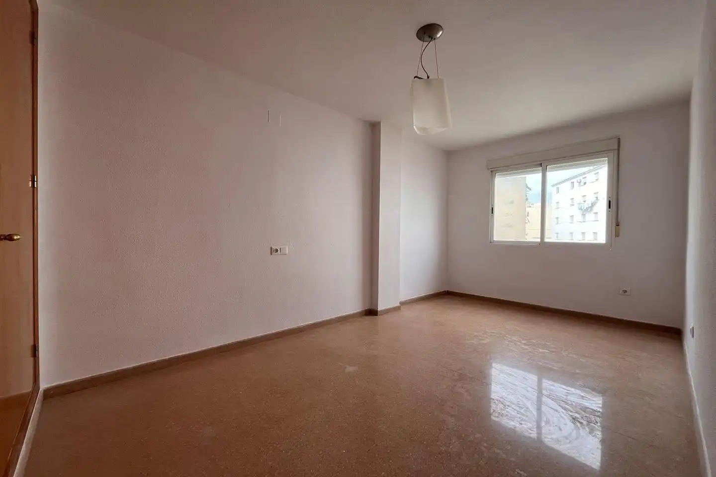 Habitación de Apartamento en venta en Villajoyosa / La Vila Joiosa con Terraza y Alarma