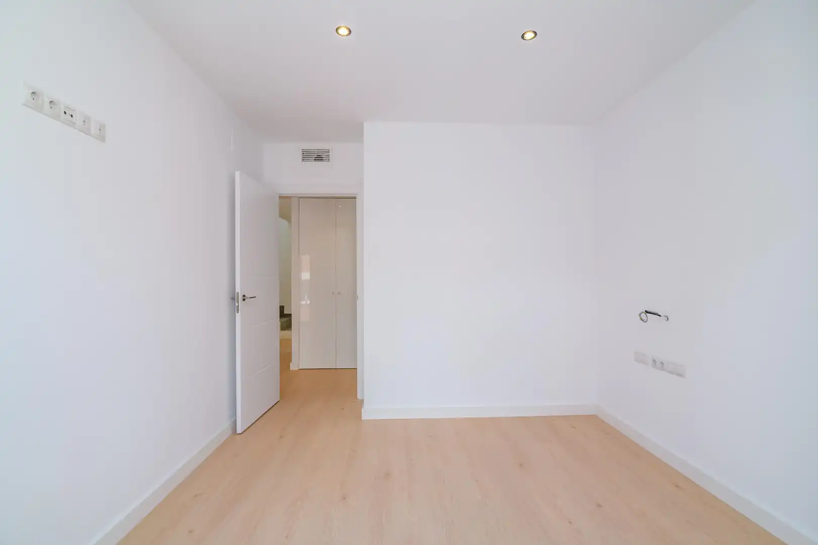 Penthouse with terrace for sale in Carrer Victòria 95, imagen 35