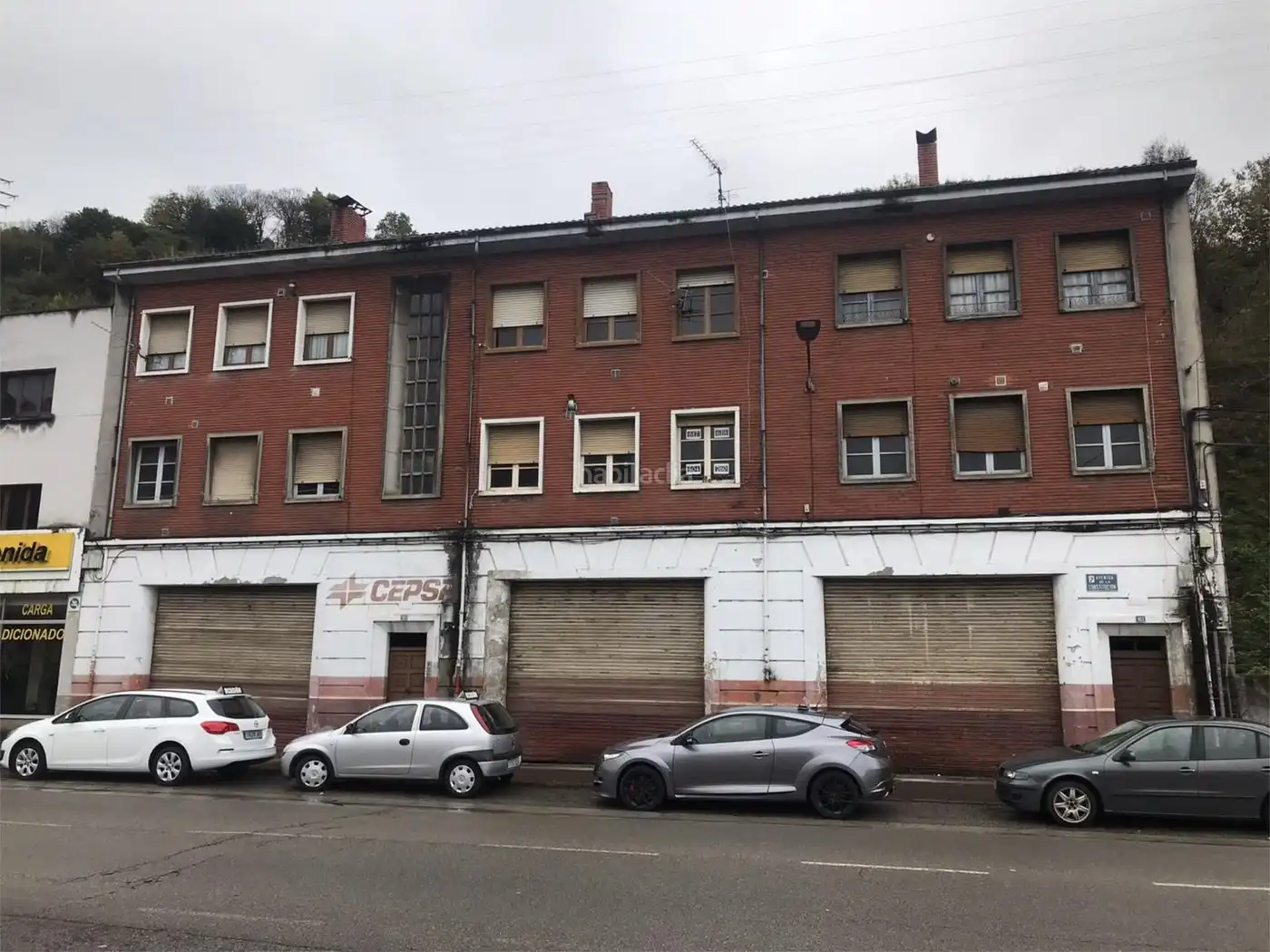 Adossat amb piscina en venda a Avenida de la Constitucion 73
