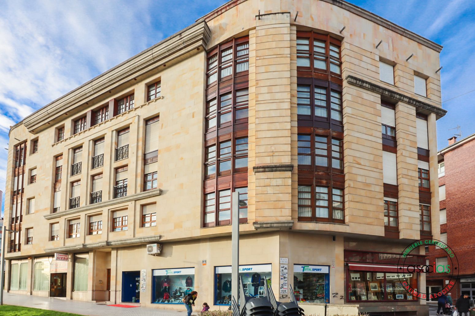 Vista exterior de Pis en venda en Siero amb Calefacció, Parquet i Traster