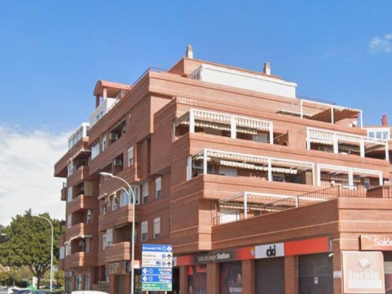 Vista exterior de Garatge de lloguer en  Almería Capital