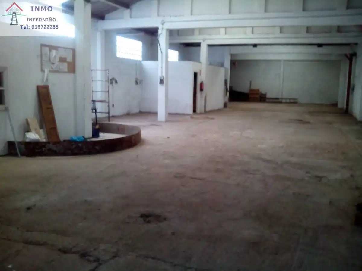 Fabrikhallen zur Miete in Santa Comba